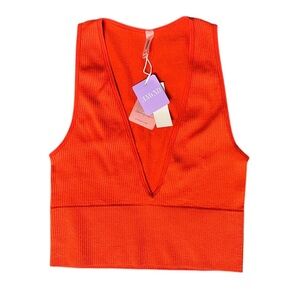 NWT ANWND Ribbed V-Neck Crop Tank Top